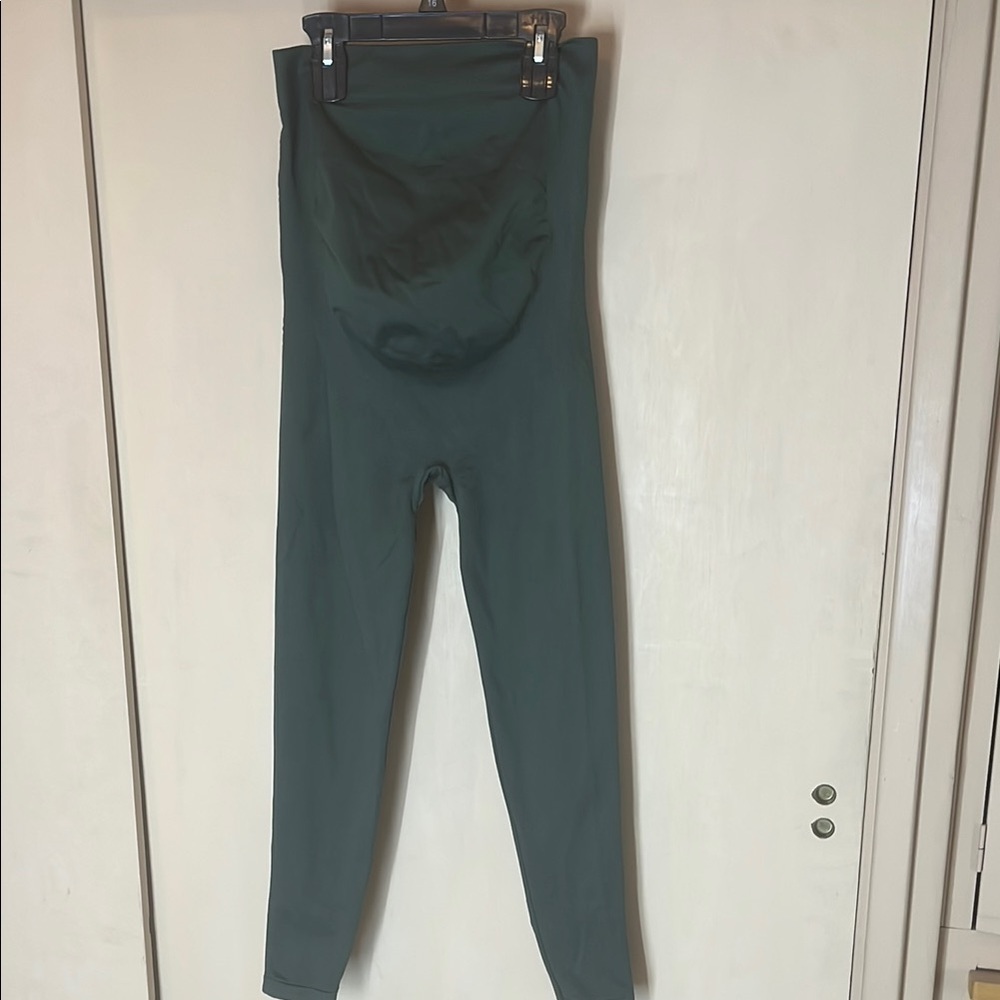 BLANQI Forest Green Leggings Maternity size large / preowned